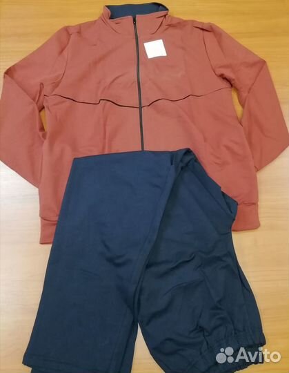 Новый костюм спортивный женский