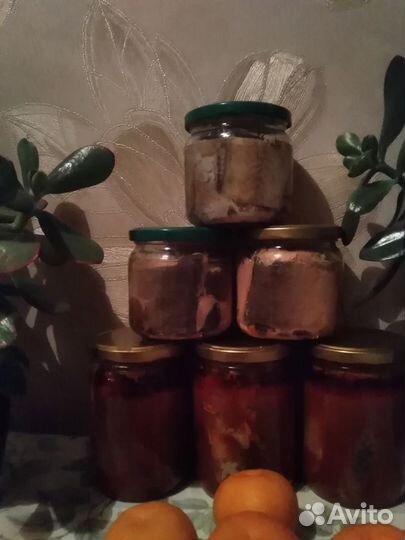 Тушенка свинина,рыбные консервы,каши с мясом