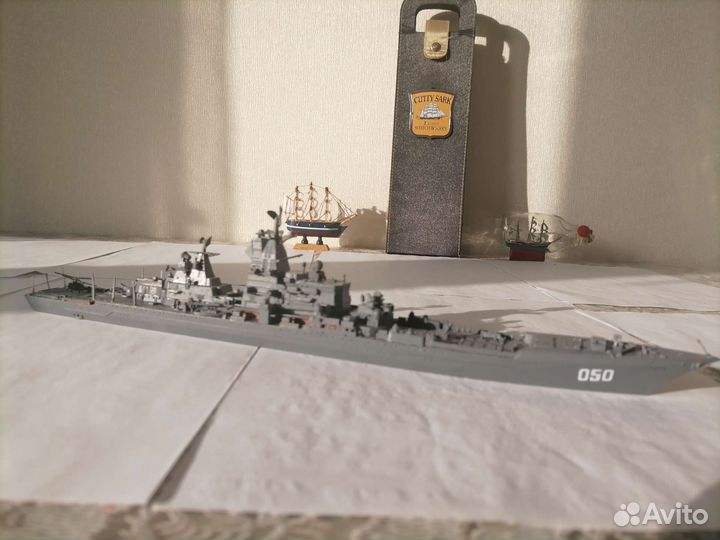 Сборная модель крейсер Фрунзе 050