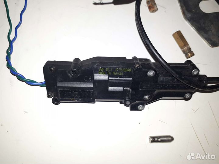 Электрозамок капота