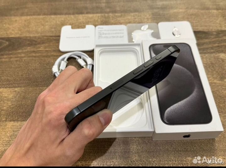 iPhone 15 Pro, 256 ГБ