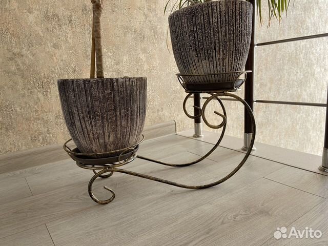 Кованная цветочница