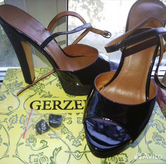 Босоножки женские