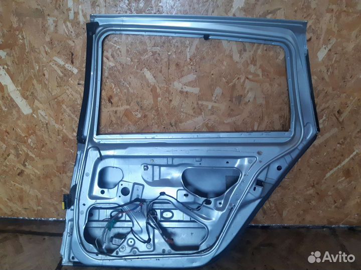 Renault Laguna 2 универсал задняя правая дверь