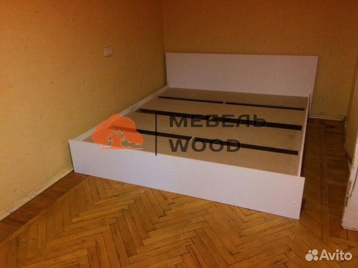 Кровать