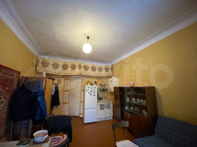 Комната 18 м² в 6-к., 1/2 эт.