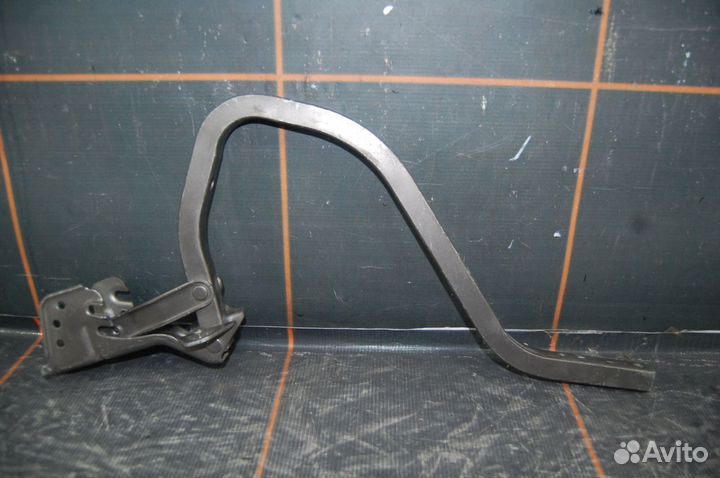 Петля крышки багажника - LADA Granta