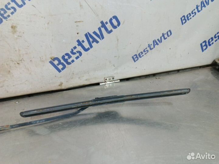 Поводок дворника передний правый Kia Spectra седан