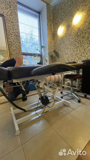Кушетка массажная, косметологическое кресло