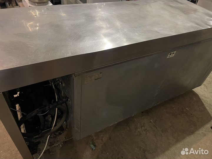 Стол холодильный hicold GN 111/TN с бортом