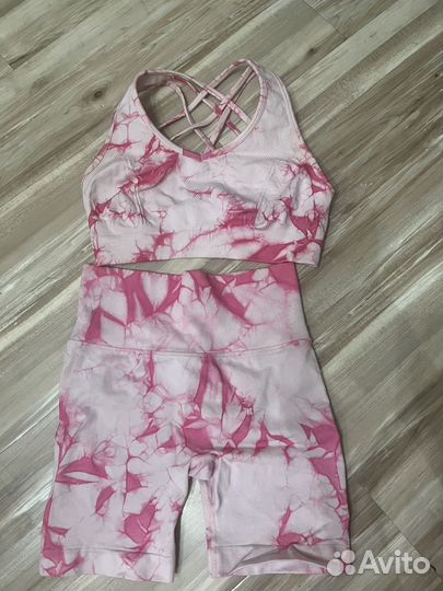 Костюм для фитнеса