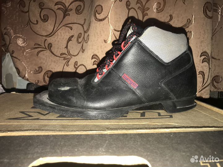 Ботинки лыжные