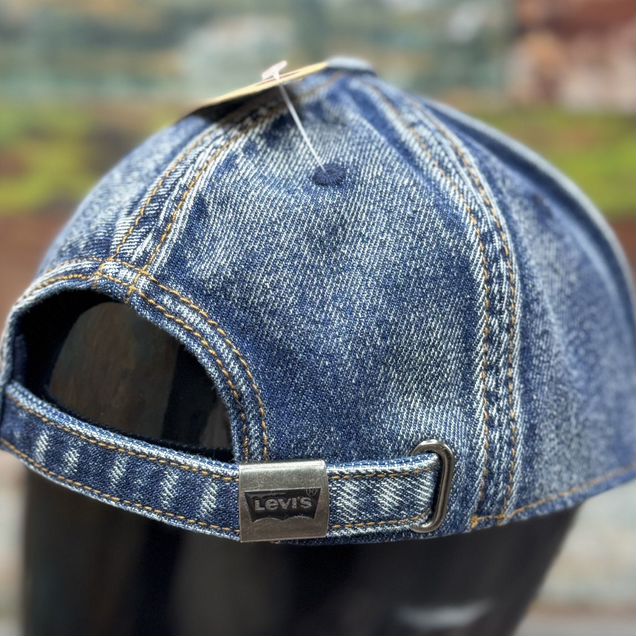 Джинсовая Симфония Бейсболка Levis Агонь