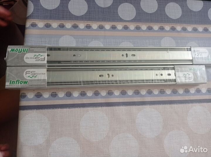 Шариковые направляющие с гидравлическим доводчиком