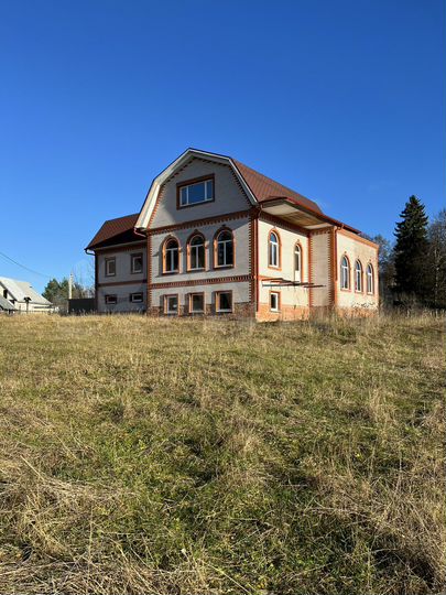 Дом 370 м² на участке 32 сот.