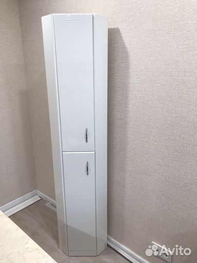 Шкафчик угловой