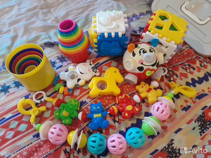 Развивающий коврик и игрушки