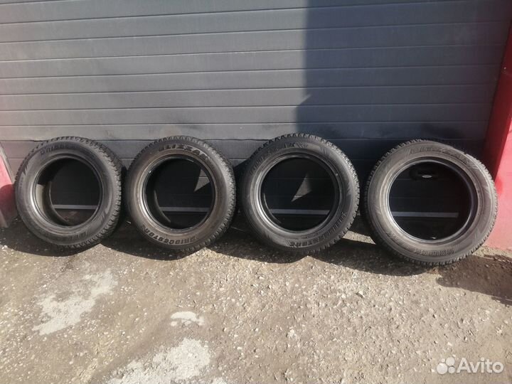 Bridgestone Blizzak DM-Z3 215/65 R16