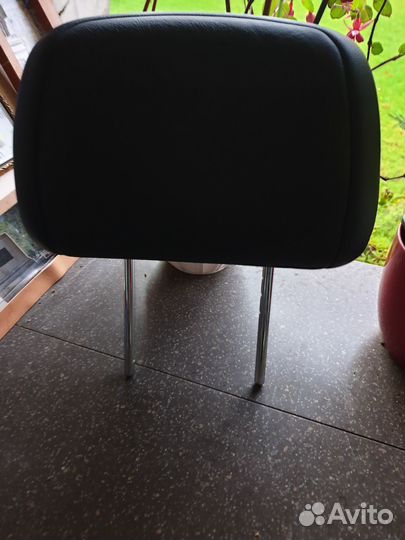 Подголовник на сиденье