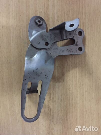 Кронштейн двигателя Volkswagen Passat B6 2,0