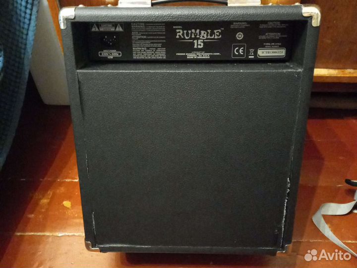 Fender Rumble 15 басовый комбик