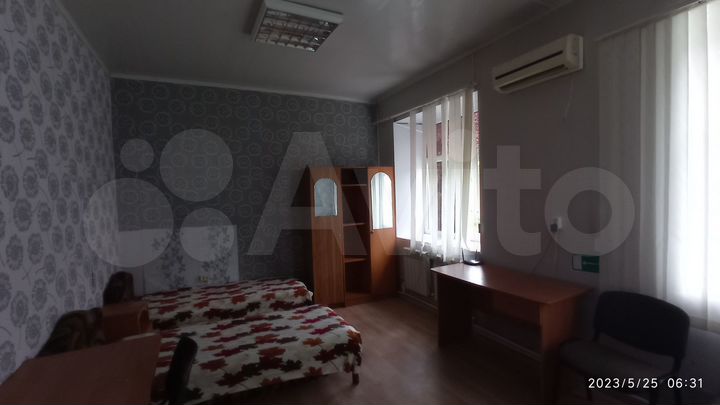 Комната 30 м² в 5-к., 2/2 эт.