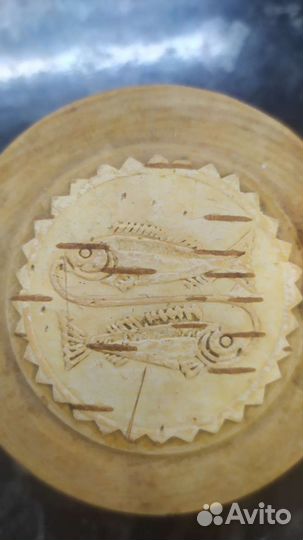 Деревянная шкатулка