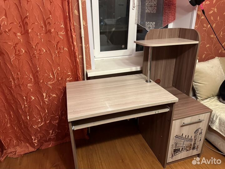 Компьютерный стол