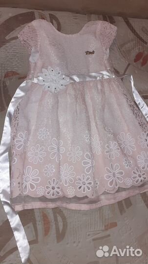 Продам нарядное платье на девочку