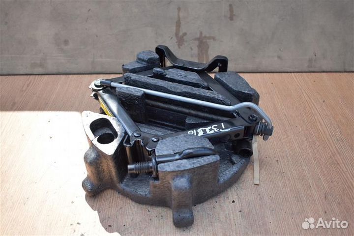 Домкрат Ford Focus 2 Рестайлинг хэтчбек 5Д shda