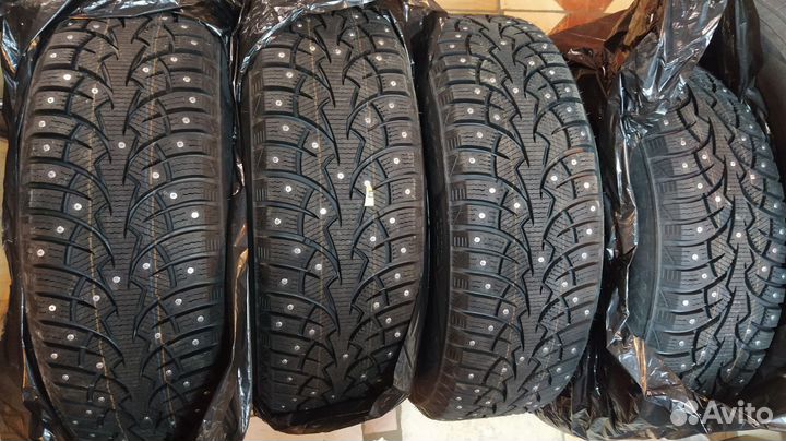 Sonix Winter Xpro Studs 68 205/60 R16