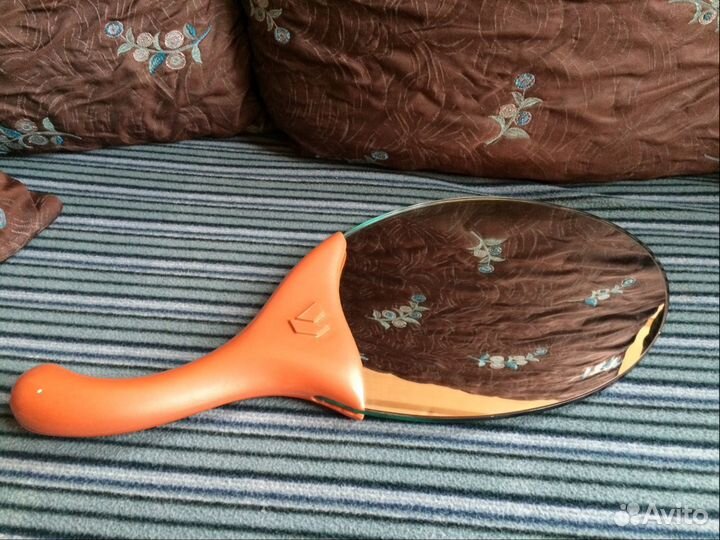 Зеркало с ручкой