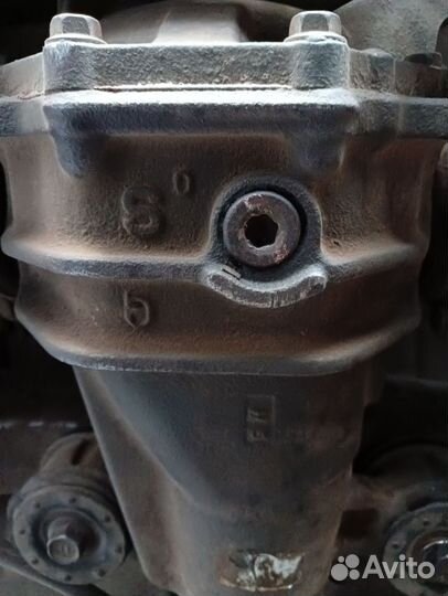 Продам планку под фары в сборе и редуктор