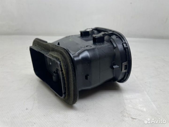 Дефлектор правый Volkswagen Tiguan 2.0 2009