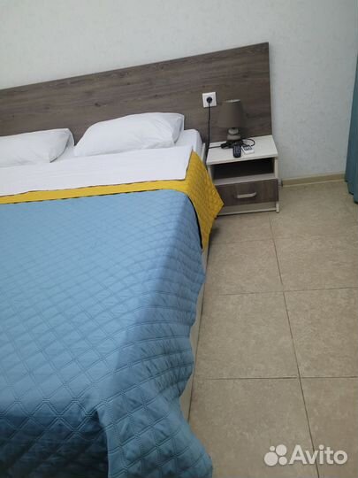 Кровати бу 160*200 с тумбочками