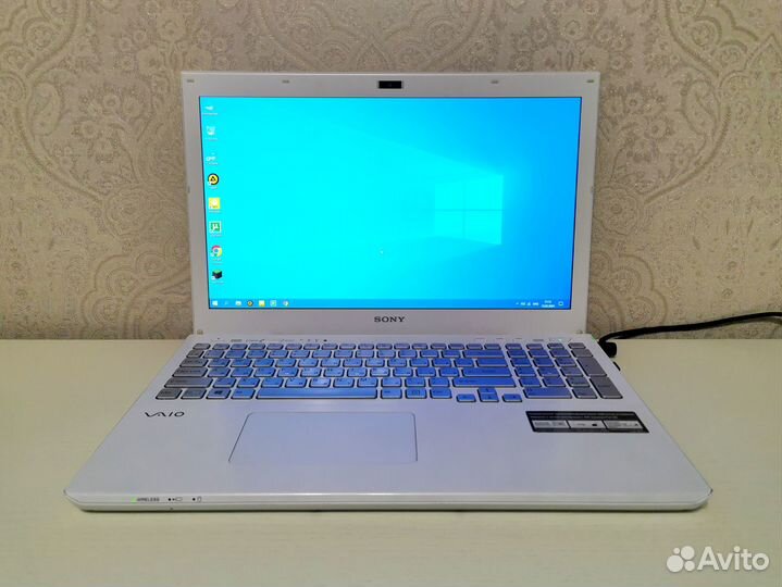 Ноутбук белоснежный i5/8Gb/SSD/FullHD/Win10