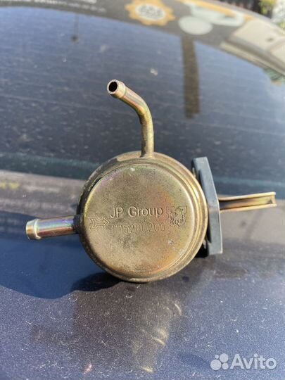 Бензонасос механический Audi 80