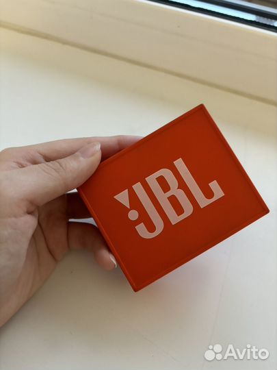 Колонка jbl go