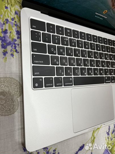 Apple macbook 13 2022 m2 512
