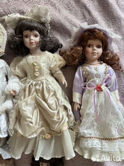 Кукла фарфоровая