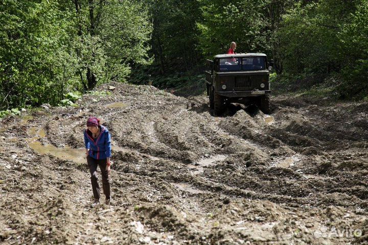 Заброска на Тхач, Сахрайские водопады