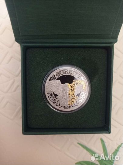 Казахстан 100, 200 тенге 2022 Беркут