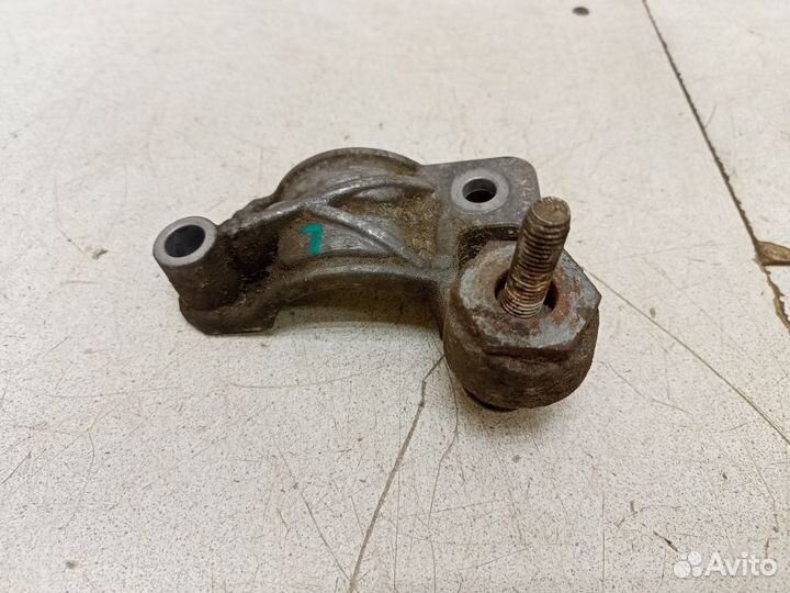 Кронштейн переднего стабилизатора