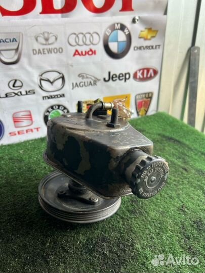 Насос гидроусилителя руля Renault Megane 1 K7M