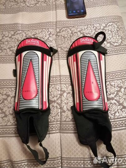 Футбольные щитки