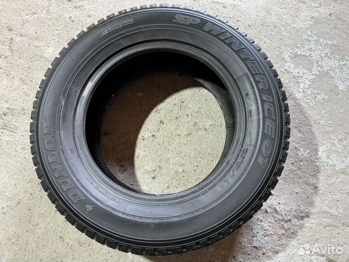 Dunlop SP Winter Ice 01 205/65 R15