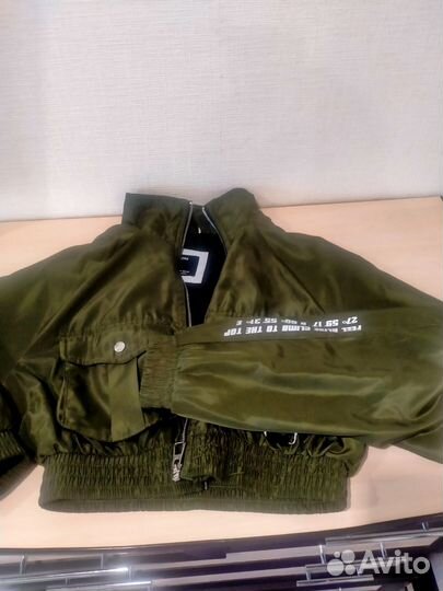 Ветровка женская