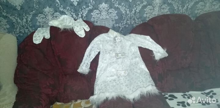 Продаю новогодние костюмы снегурочка и ослик