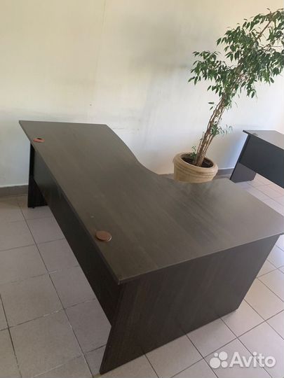 Офисная мебель стол