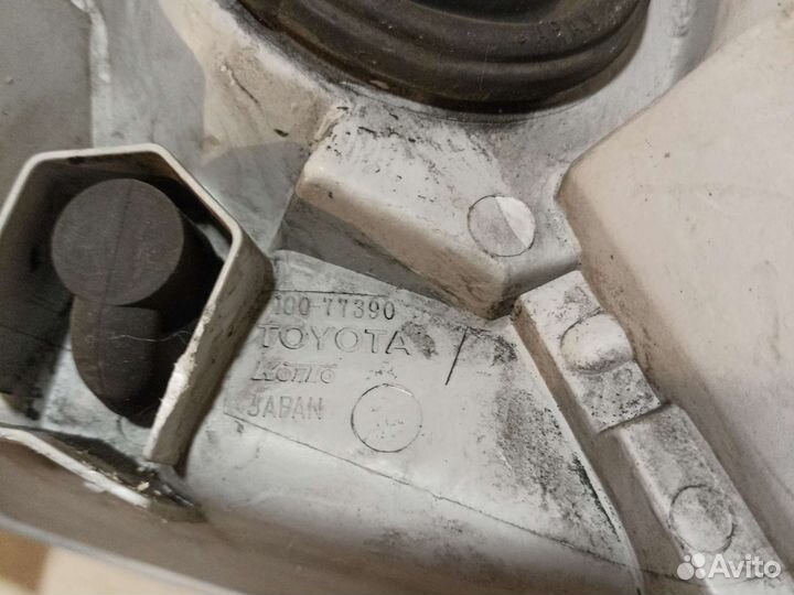 Фара Toyota Mark II GX110